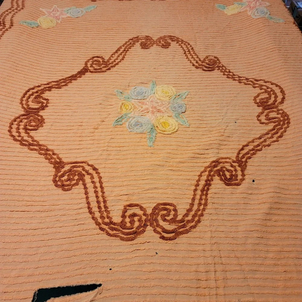 Chenille Peach Coverlet NEEDS REPAIR cutter crafts Queen/ Full Bedspread Blanket